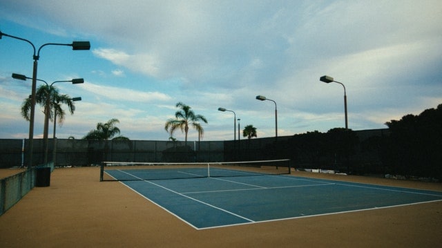 blue tennis court