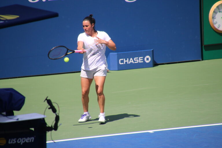 Ons Jabeur What Tennis Racquet Does She Use?